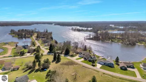 View/Area - 1693 Manchester Way, Gladwin, MI 48624 photo 2 of 5