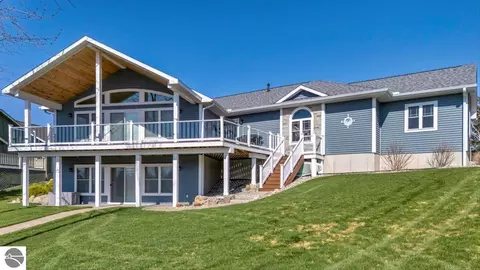 1693 Manchester Way, Gladwin, MI 48624