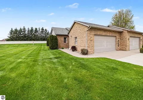 2770 Sable Ct #3, Mount Pleasant, MI 48858