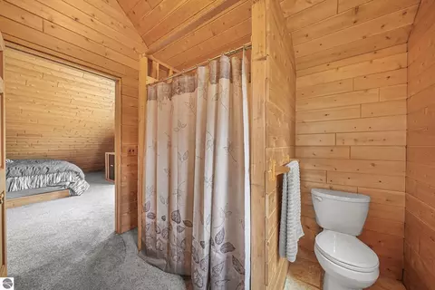 Bath - 762 Hillcrest Dr, Boon, MI 49618 photo 3 of 4