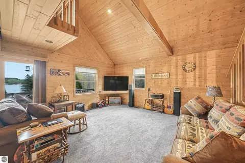 Living - 762 Hillcrest Dr, Boon, MI 49618 photo 3 of 4