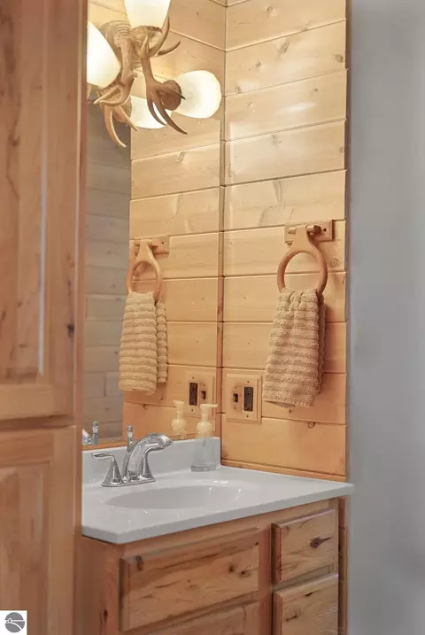 Bath - 762 Hillcrest Dr, Boon, MI 49618 photo 2 of 4