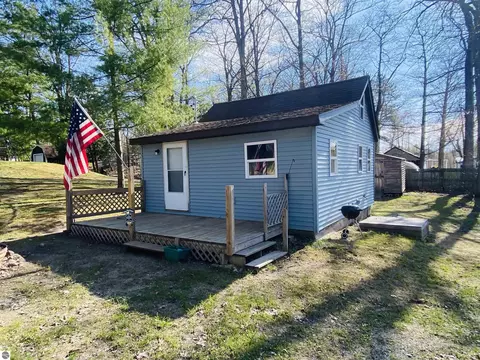 2438 Park Rd, Lupton, MI 48635