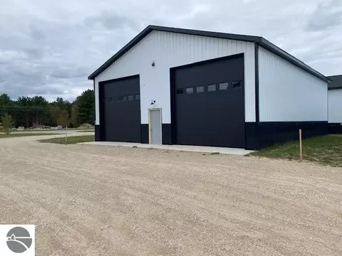7464 Geronimo Trl, Bellaire, MI 49615