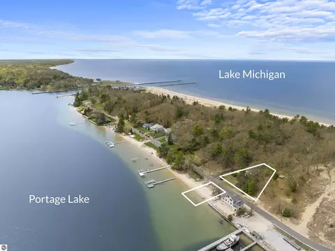 8368 Portage Point Dr, Onekama, MI 49675