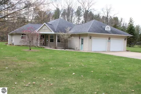 1811 NE Twin Birch Rd, Kalkaska, MI 49646