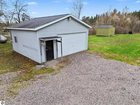 4921 E County Line Rd, Hale, MI 48739 photo 3