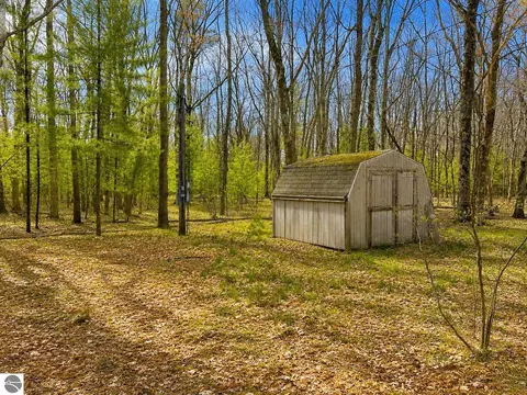5302 Karlin Rd, Interlochen, MI 49643