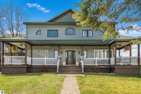6542 Fife Lake Rd, Fife Lake, MI 49633