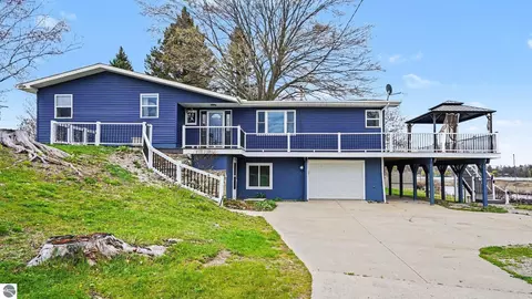 Exterior - 4419 E State Rd, Hale, MI 48739 photo 2 of 3