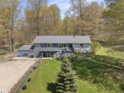 14481 Viaduct Rd, Copemish, MI 49625