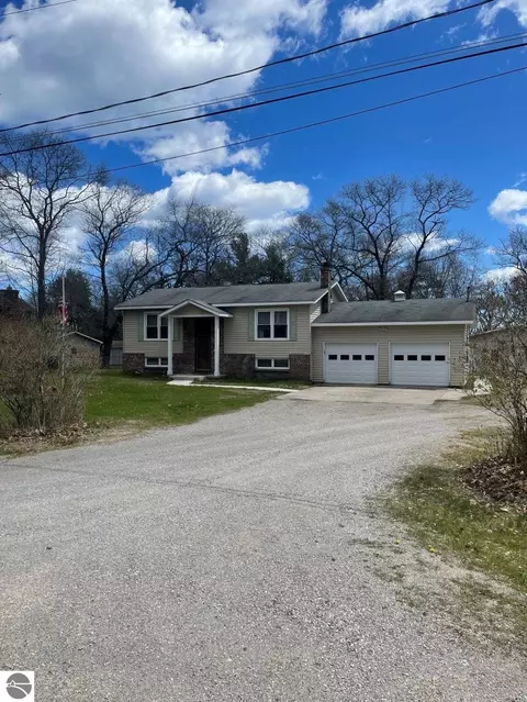 5700 W Weir Rd, Oscoda, MI 48750