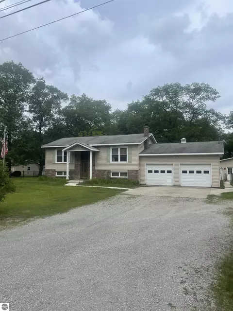 5700 W Weir Rd, Oscoda, MI 48750