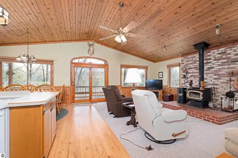 Living - 1541 Maple Point Rd, Beaverton, MI 48612 photo 2 of 2