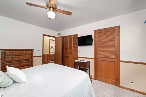 Bedroom - 1541 Maple Point Rd, Beaverton, MI 48612 photo 2 of 3