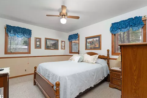 Bedroom - 1541 Maple Point Rd, Beaverton, MI 48612 photo 1 of 3