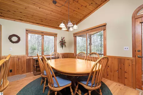 Dining - 1541 Maple Point Rd, Beaverton, MI 48612 photo 1 of 1