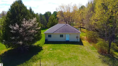 12850 Miller Rd, Rapid City, MI 49676