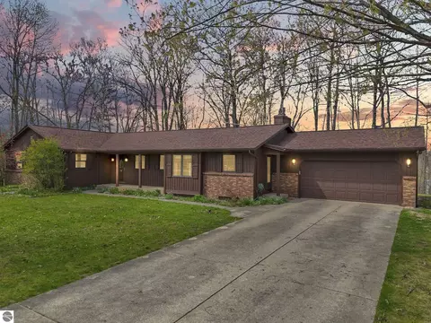 8670 W Jennings Rd, Lake City, MI 49651