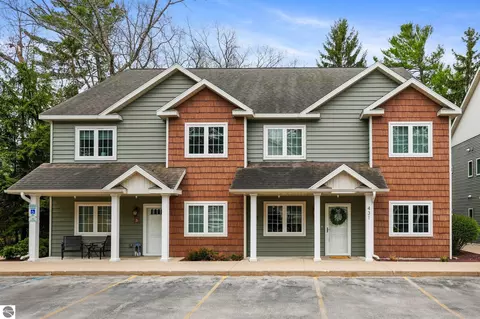 431 Munson Pl #4, Traverse City, MI 49686