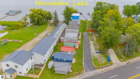 6482 W Houghton Lake Dr #CABIN 4, Houghton Lake, MI 48629