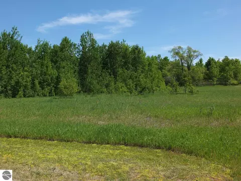 9273 Kingsfield Dr, Kingsley, MI 49649