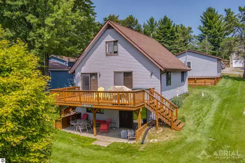 1984 N Ogemaw Trl, West Branch, MI 48661