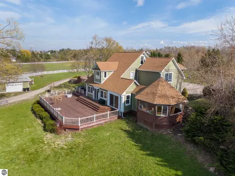 2035 W Sheridan Rd, Petoskey, MI 49770