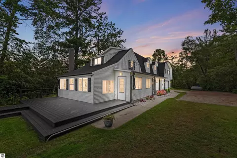 7504 W Dakota Trl, Lake City, MI 49651
