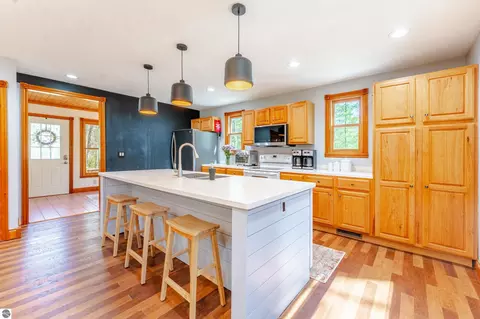 Kitchen - 125 Dubonnet Trl, Interlochen, MI 49643 photo 4 of 4