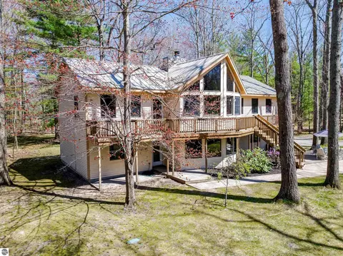 125 Dubonnet Trl, Interlochen, MI 49643