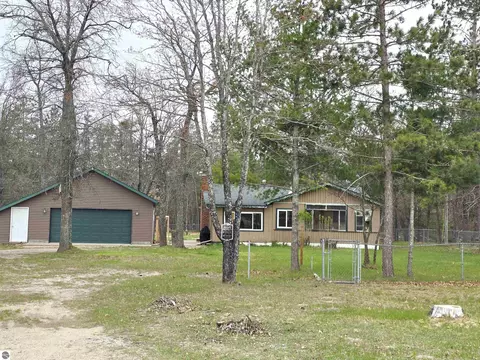 280 S Wakeley Bridge Rd, Grayling, MI 49738