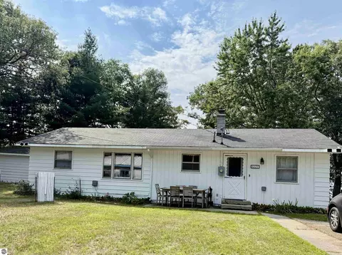 6025 Cedar Lake Rd, Oscoda, MI 48750