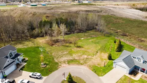 00 Applewood Dr, Charlevoix, MI 49720