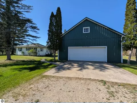 200 W First St, Hersey, MI 49639