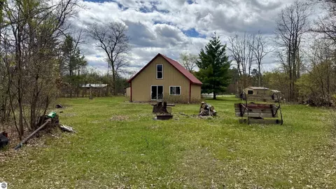 1496 17 Mile Rd, Marion, MI 49665