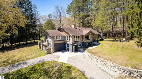 925 Beech St, Frankfort, MI 49635