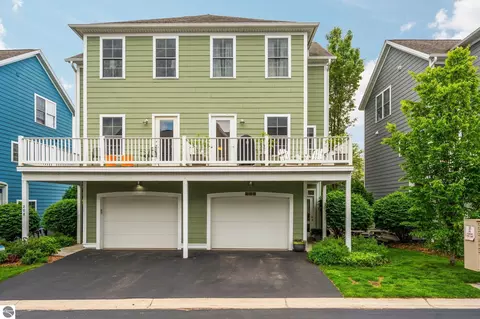 206 Midtown Dr #25, Traverse City, MI 49684
