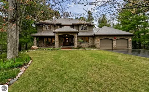 3927 Village Circle Dr, Traverse City, MI 49686