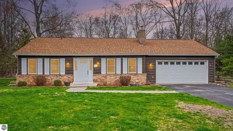 7682 Woodlea Rd, Oscoda, MI 48750