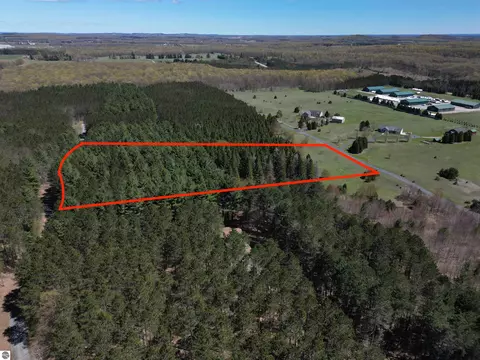 000 W Timber Ln, Empire, MI 49630