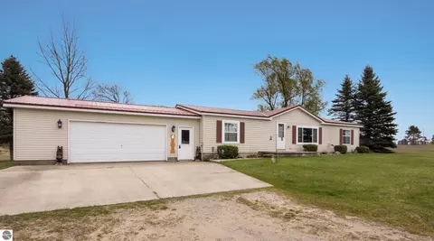 1508 NE County Road 571, Kalkaska, MI 49646