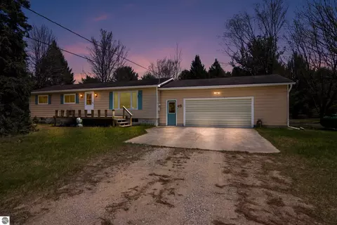 3857 Betsie River Rd, Interlochen, MI 49643