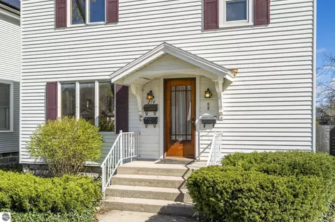 214 W Tenth St, Traverse City, MI 49684