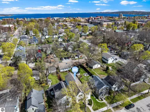 214 W Tenth St, Traverse City, MI 49684