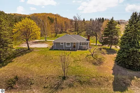 6828 E Lincoln Rd, Cedar, MI 49621