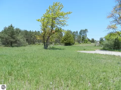 6274 S Us-31, Grawn, MI 49637