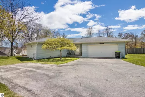 12323 Third St, Kewadin, MI 49648