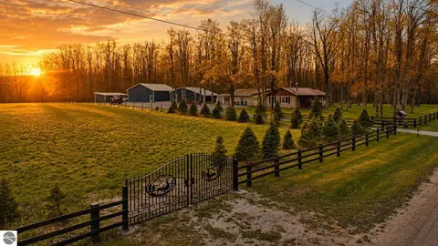 8055 Farrier Rd, Hillman, MI 49746