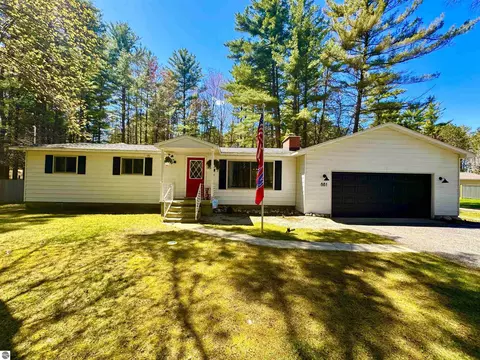 881 Geller Ct, East Tawas, MI 48730